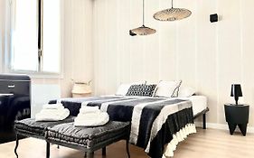 Luxury Decorated Studio, On Trendy Harbor Port Lympia, Close To Old Town, And Tramway